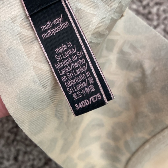 Victoria Secret Strapless Bra - Picture 7 of 7